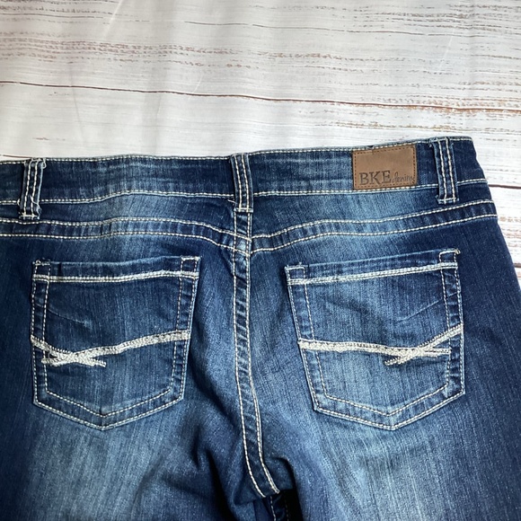 1142. BKE Sabrina Dark Washed Jean EUC Size 32R - Picture 4 of 5